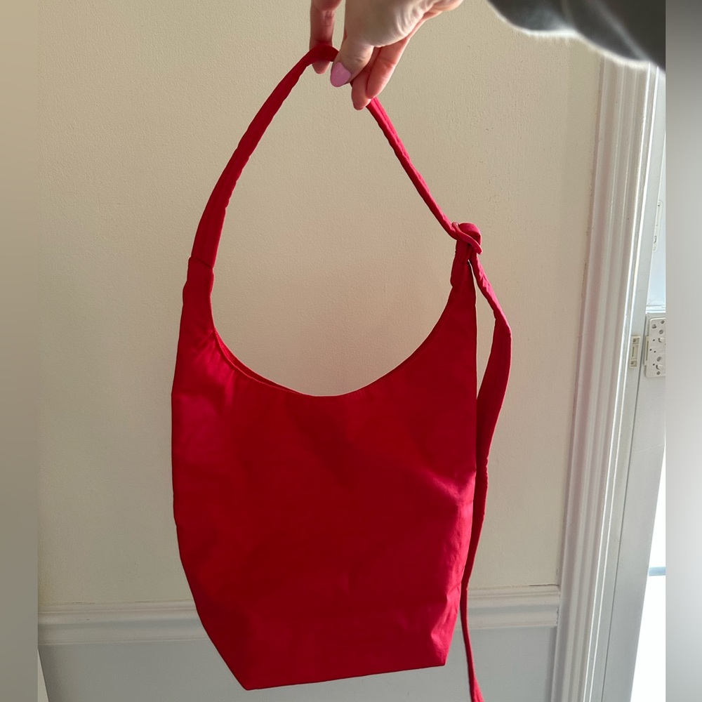 BAGGU Mini Sling Bag - Picture 5 of 10